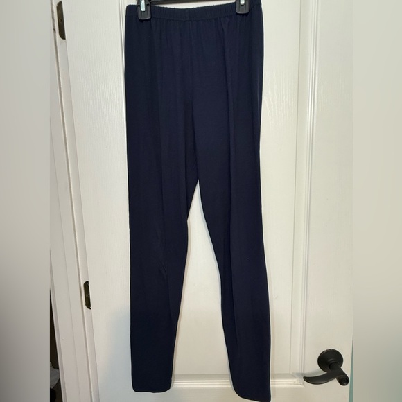Women’s Navy Leggings - Picture 3 of 7